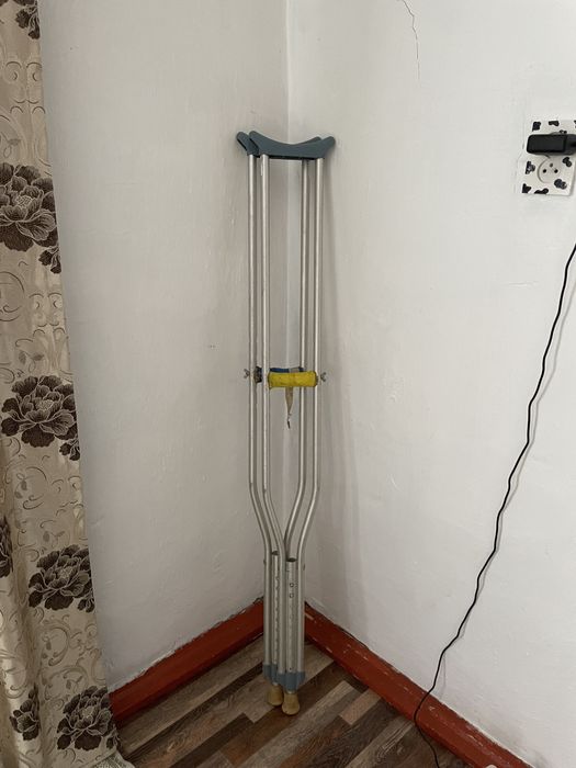 Продаётся костыли