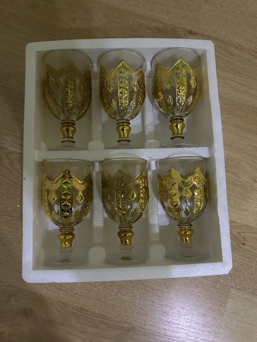 Set pahare plus carafa / set pahare aurite / set pahare simple