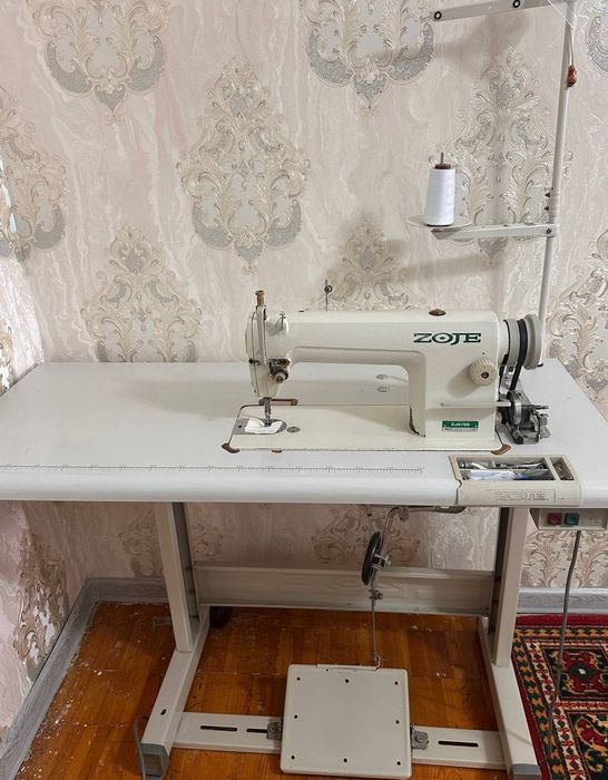 Швейная машина Zoje