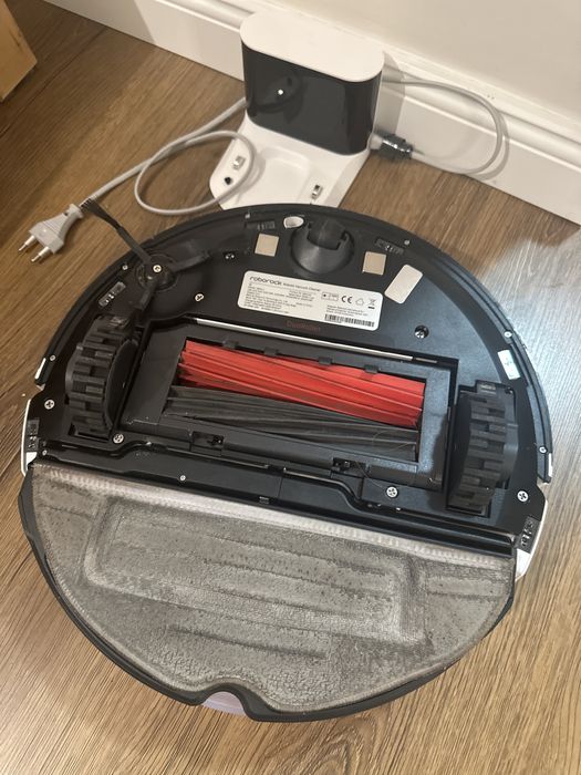 Aspirator robot Roborock s8 in garantie pana in 26.03.2028