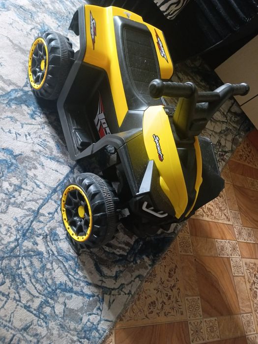 Продам машинку для детей