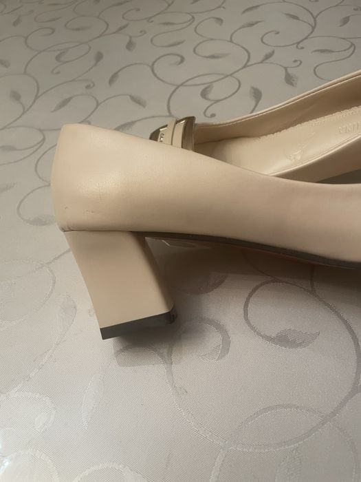 Продам новые туфли