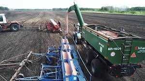 Бункер перегрузчик зерна