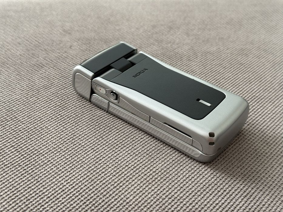 Уникат/Като Нова Nokia N90