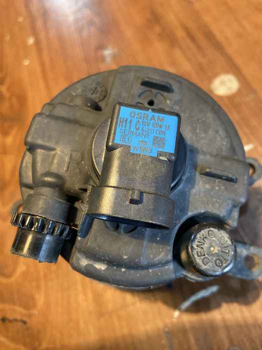 Фары противотуманные TOYOTA LEXUS.