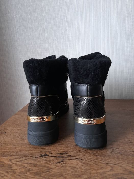 Michael Kors дамски зимни боти 39 номер.