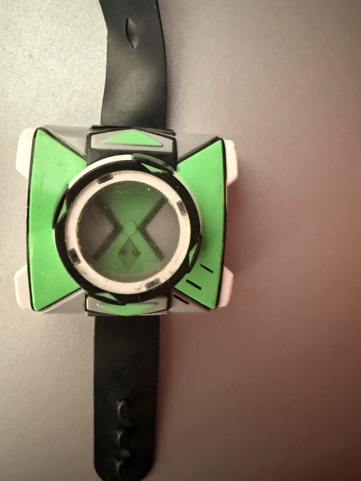 Ceas Ben 10 de vanzare