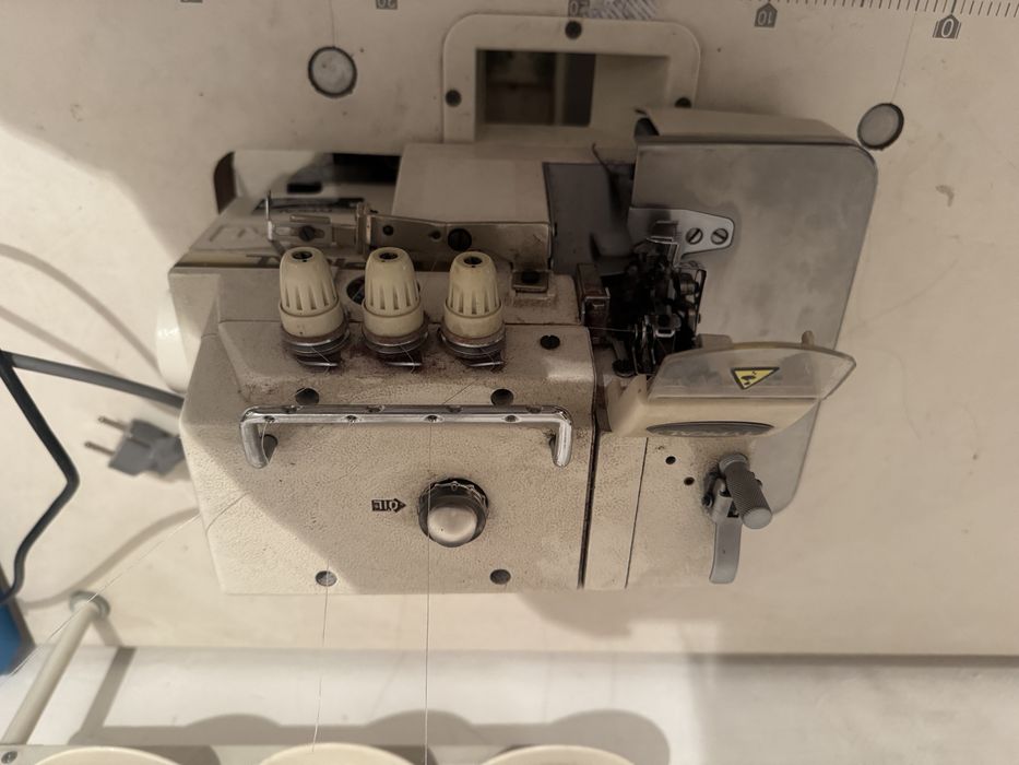 Продам   оверлок