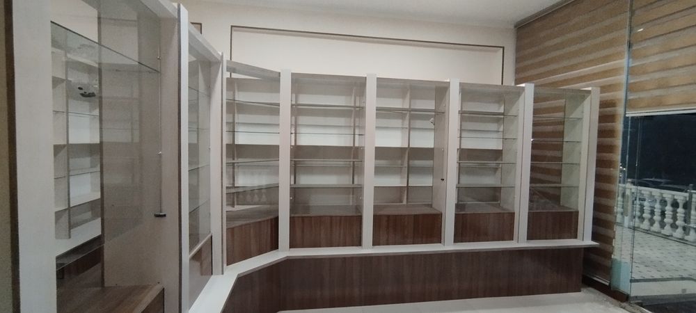 Аптека ва савдо дуконлари учун полка сотилади
