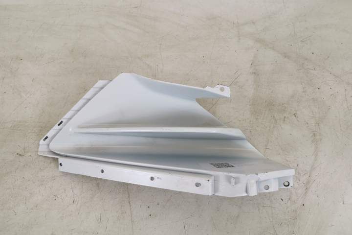 Grila Radiator Stanga Deflector Aer Original In Stare Buna LP640 Perfo