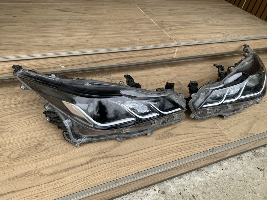 Far stanga/dreapta Toyota Corolla led  an2019/2020/2021/2022/2023/2024
