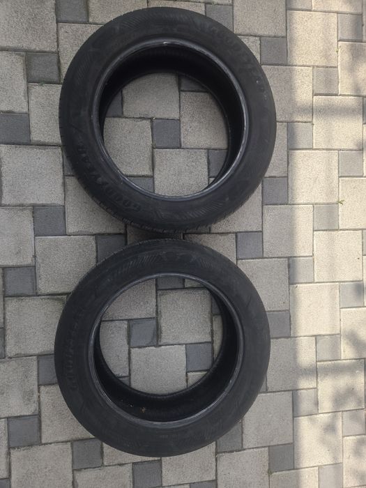 Vând 3 anvelope Vara Goodyear cu dimensiunile 215/55 R17