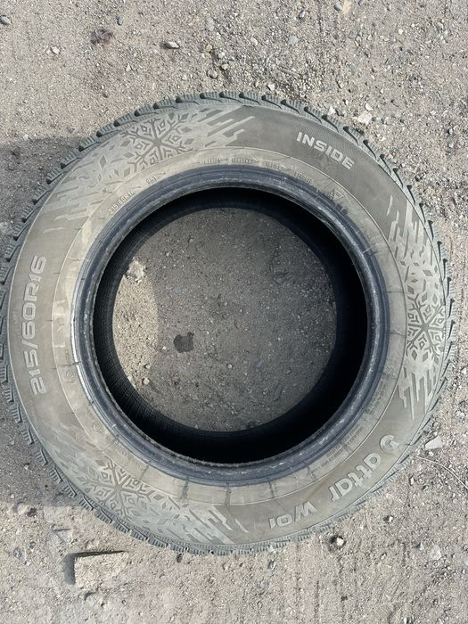 Продам зимние шины с шипами