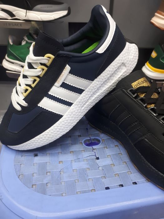 Optim Adedas, Vetnam oyoq kiyimlar