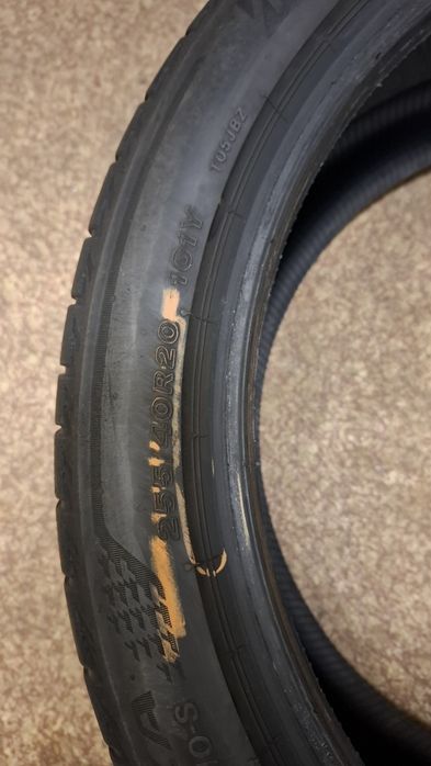 Единична лятна гума Bridgestone 255 40 20