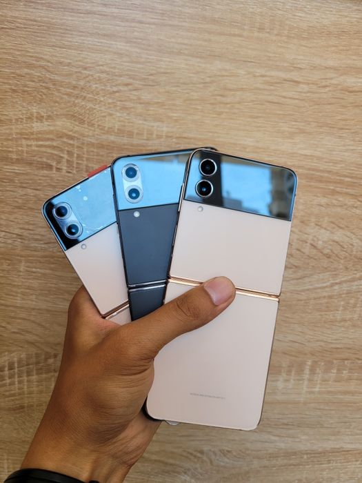 Samsung Galaxy Z Flip 4 (5G). Joyi 8/256 GB. Holati Yengide.