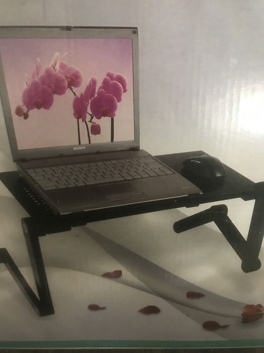 Столик для ноутбука