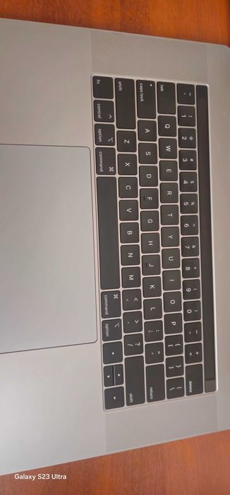 MacBook Pro 15 2018 — 16GB / 1TB SSD | Touchbar