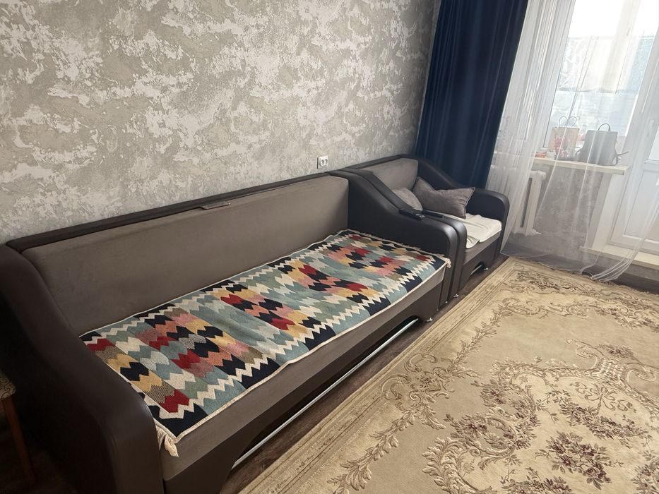 Диван с креслом