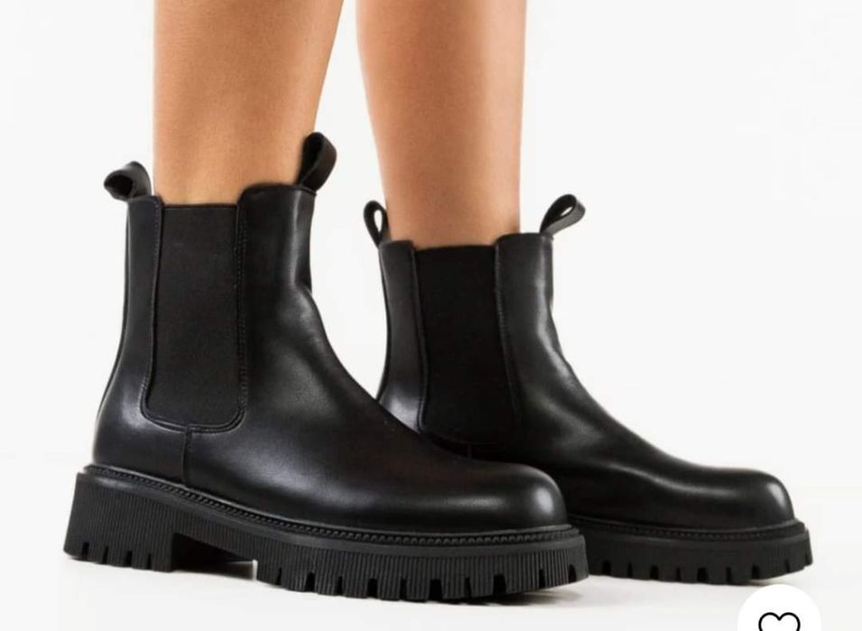 Imbracaminte incaltaminte noua cu eticheya