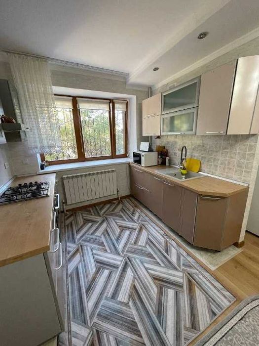 Продам 2-х этажный дом, район Келешек.