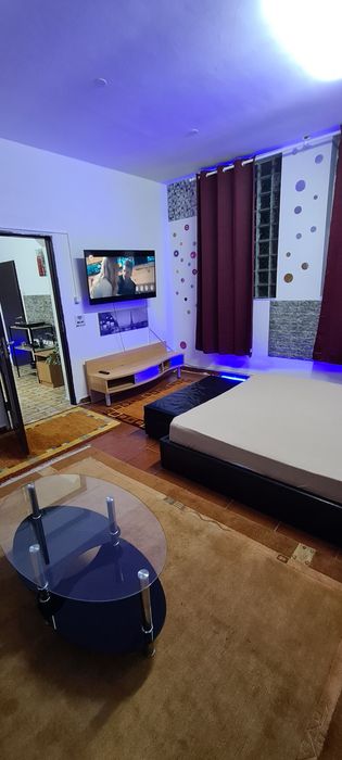 CAZARE GRUPURI  50 de lei de Persoane  de la 2 Persoane in Sus