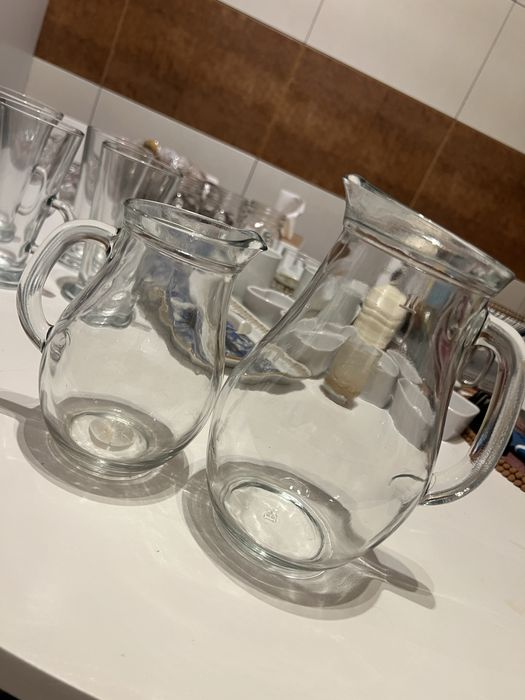 Carafe din sticlǎ