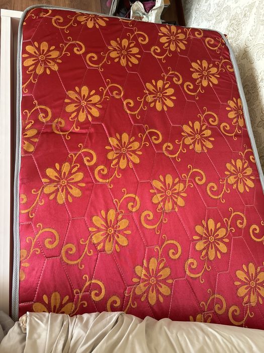 Односпалка кровать с матрасом