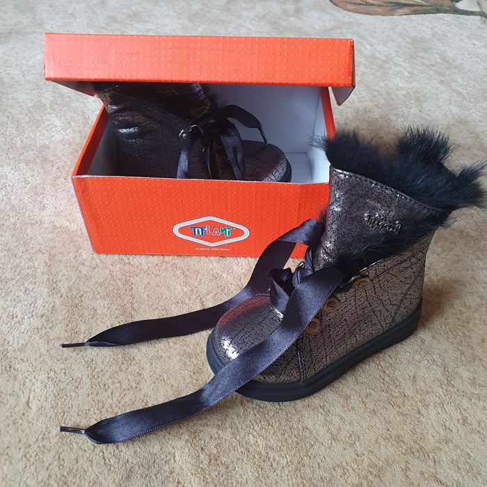 Продаётся детская обувь