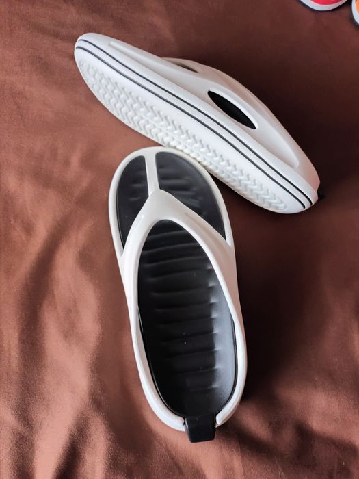 Papuci de plaja , talpa foarte ușoare,  nr . 42 și nr 43