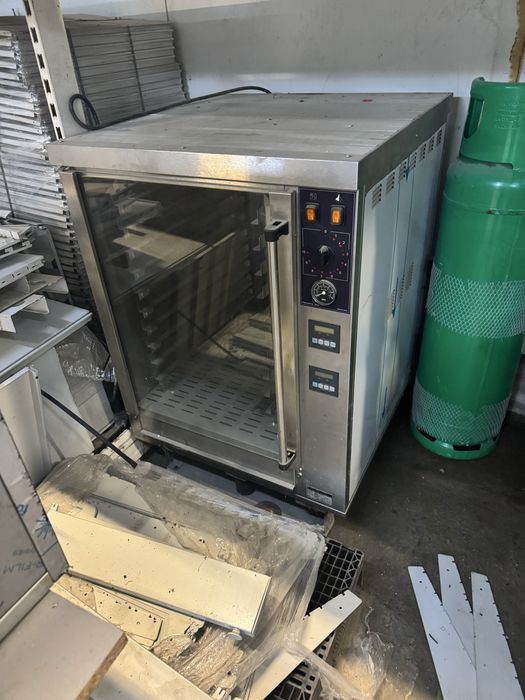Cuptor electric cu convectie