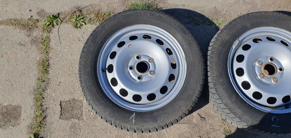 Set 4 cauciucuri de iarna cu jante de tabla GOLF 7