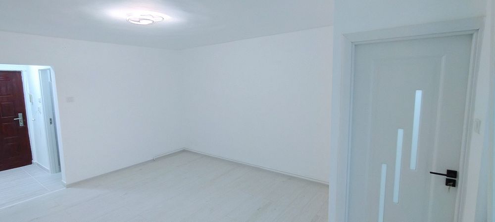 Vând garsonieră Brasov