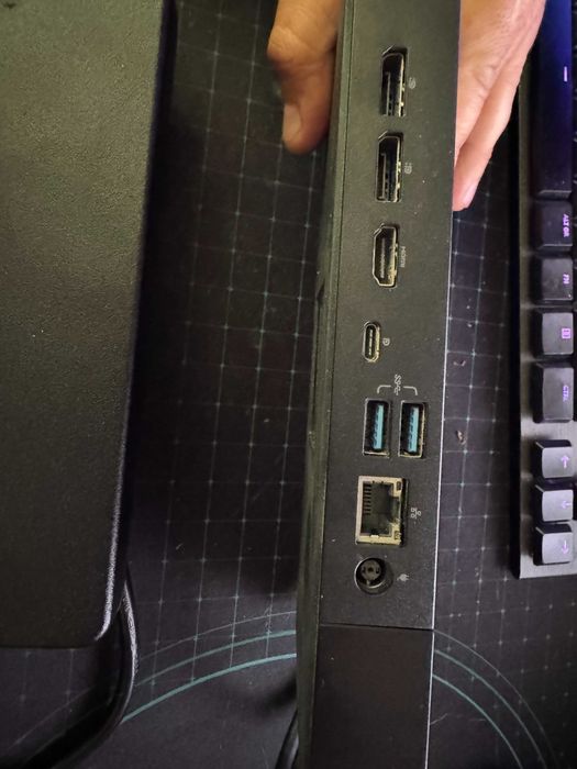 Vând Docking station Dell wd19dcs, USB-C, Gigabit Ethernet