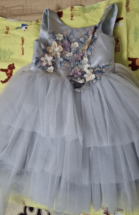 Продам платье на девочку