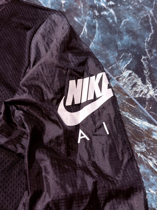 Jacheta pentru femei de alergat Nike