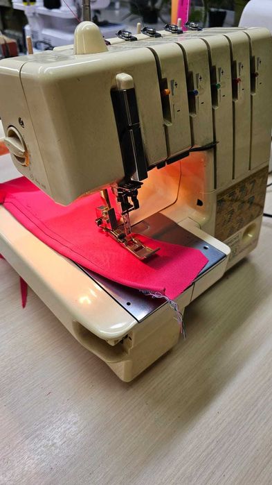 Продаётся коверлок