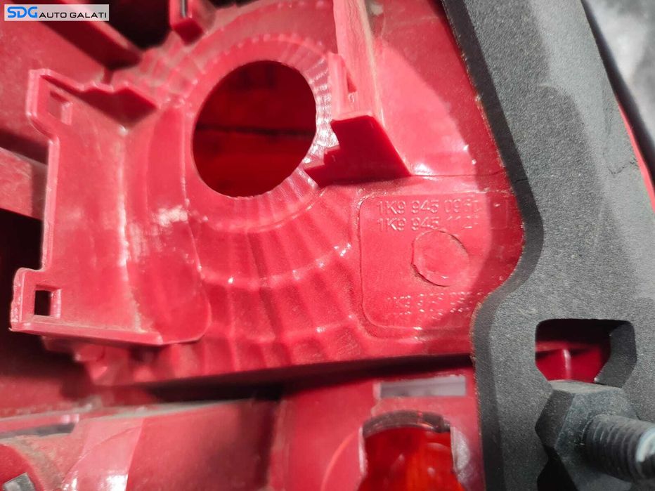 Stop Lampa Tripla Dreapta Volkswagen Golf 5 Break Combi 2004 - 2008 Cod 1K9945096D 1K9945112A [L4968]