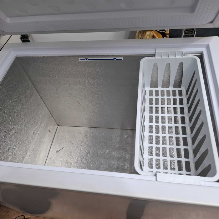 Продам морозильник