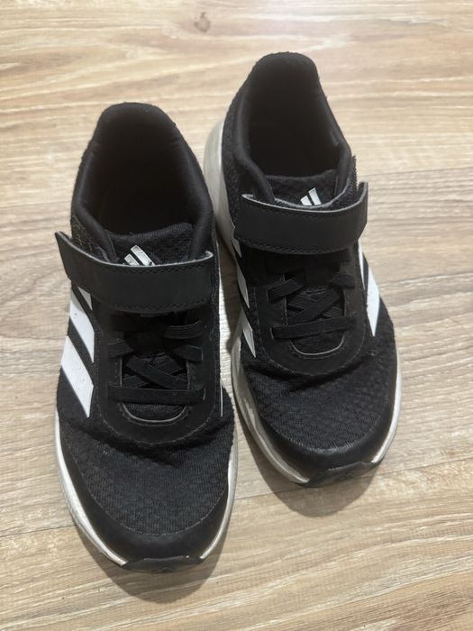 Продам кроссовки adidas