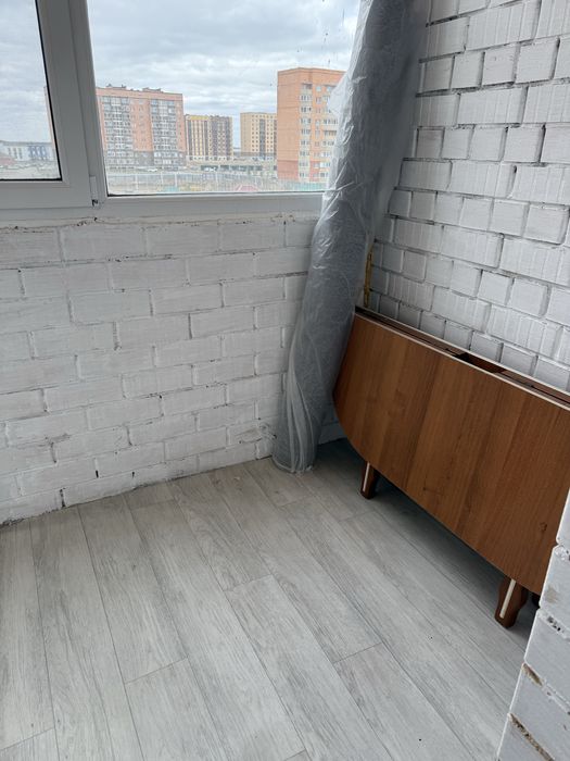 Продам Линолеум на балкон .