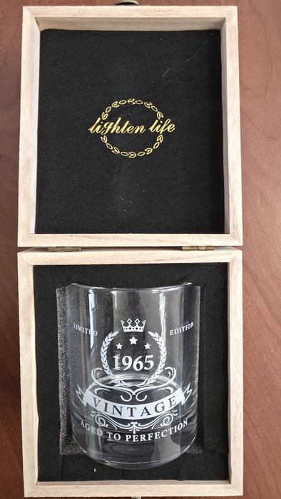 Pahar whisky în cutie de lemn, cadou bărbat născut în 1965, 360 ml