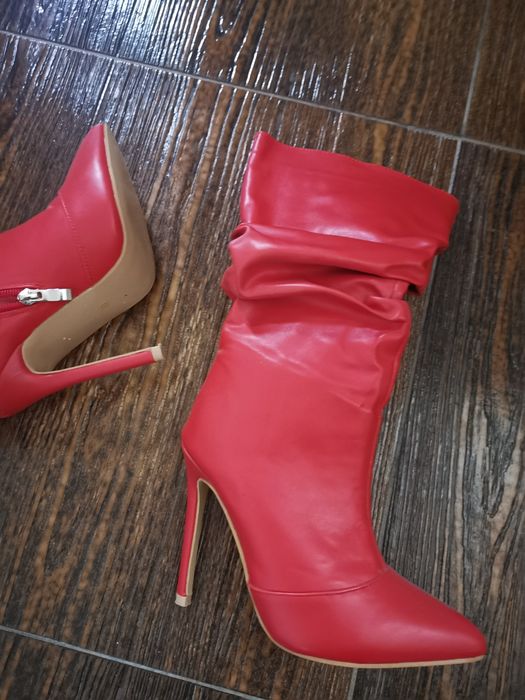 Cizme roșii noi, nr 35