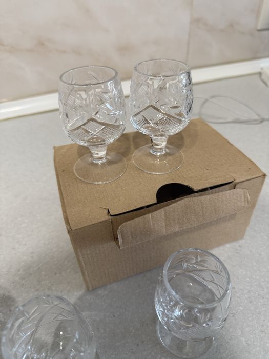 Рюмки хрустальные, 2 набора .
