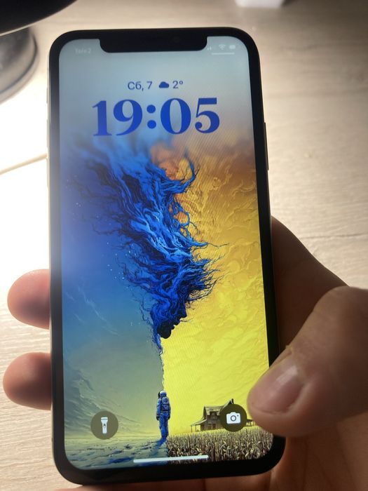 Продам Iphone XS