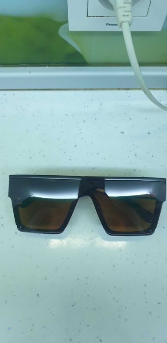 Слънчеви очила много