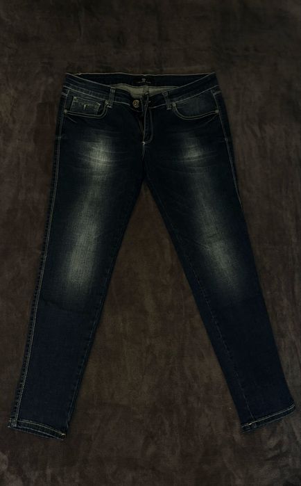 Blugi Slim Fit cu detalii metalice Cow Skull ( marimea 38/40 )