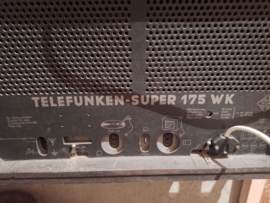 Vând radio vechi Telefunken Super 175 vk
