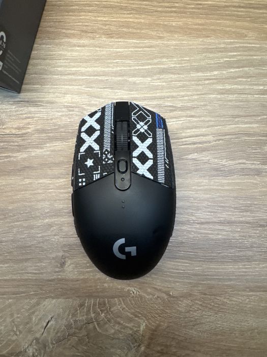 Мышь Logitech G305 LightSpeed черный