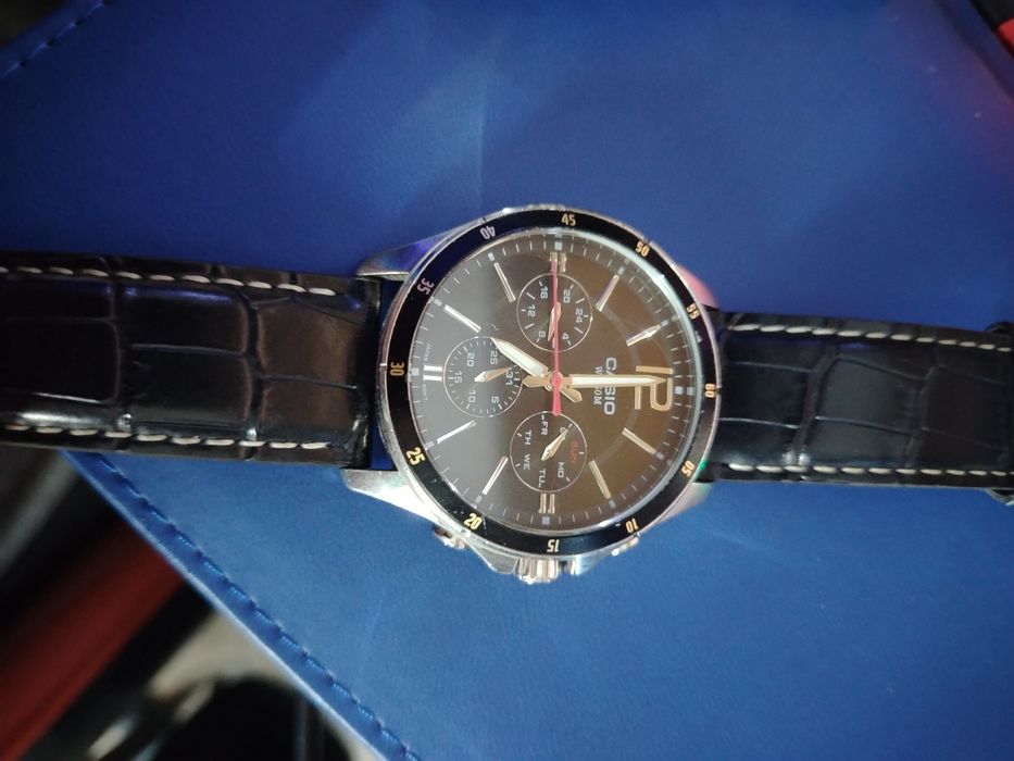 Продам часы фирменные Casio